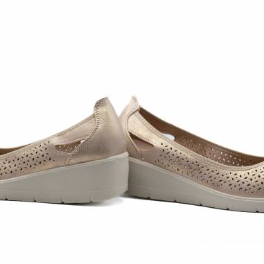 MOCASIN NAPA PICADAO PLANTILLA EXTRAIBLE ORO 82188